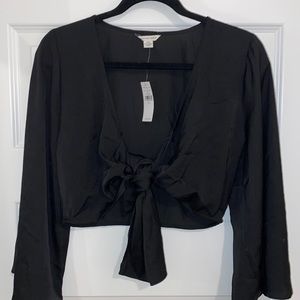 American Eagle Flowy Tie Front Black Top